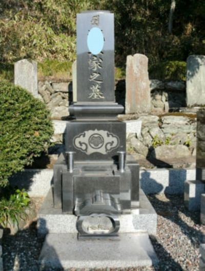 お墓(黒御影)施工前