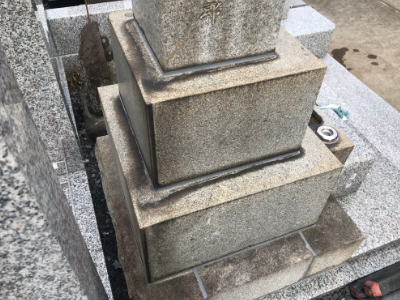 お墓（水垢）施工前